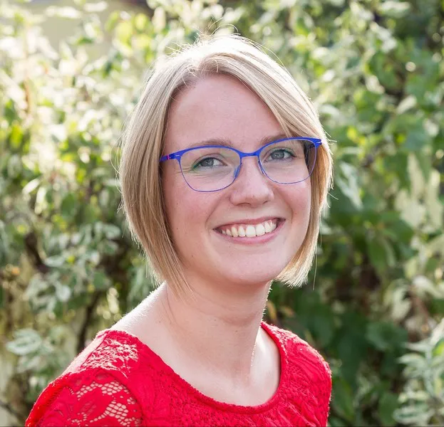 Autorin Angelika Guttmann Autorin Angelika Guttmann