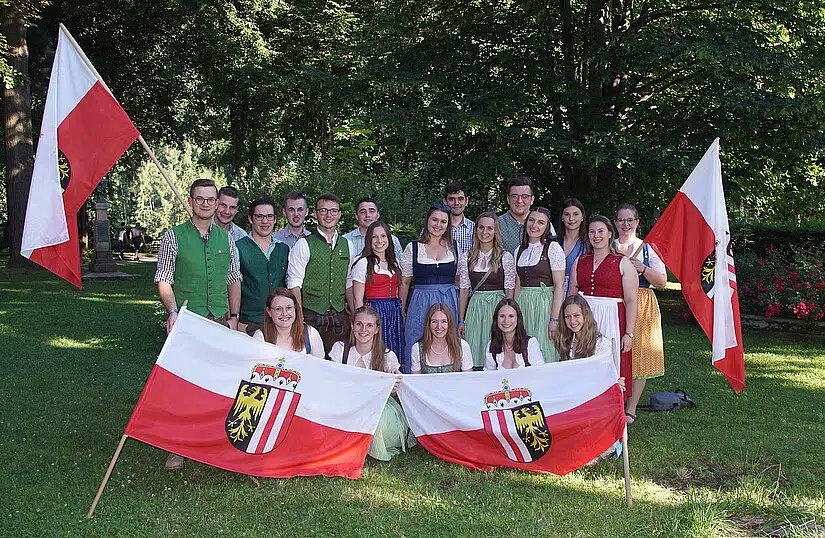 Erfolg durch Training – Sieg beim Bundesentscheid Reden csm Bild 1 Das Team aus Oberoesterreich 653c8514eb